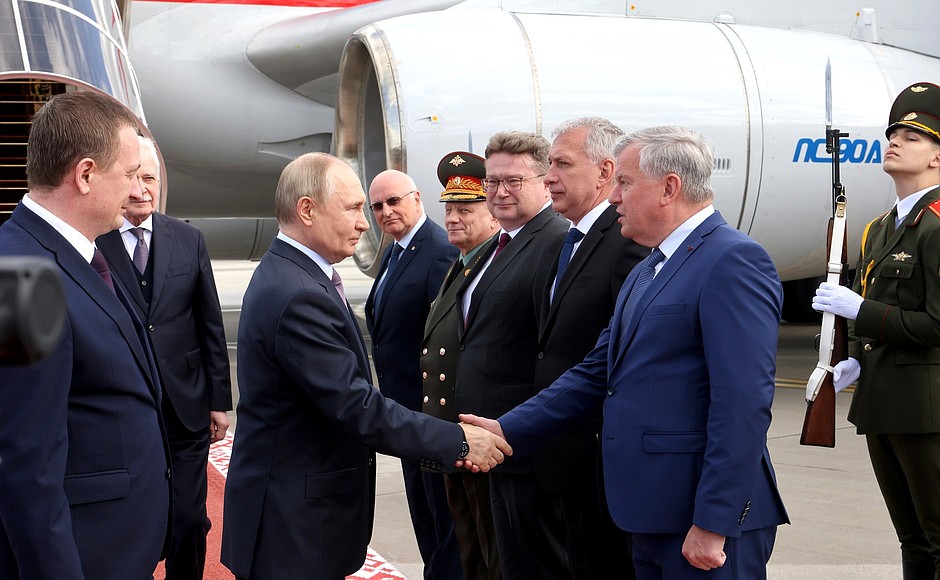 Владимир Путин прибыл в Минск.