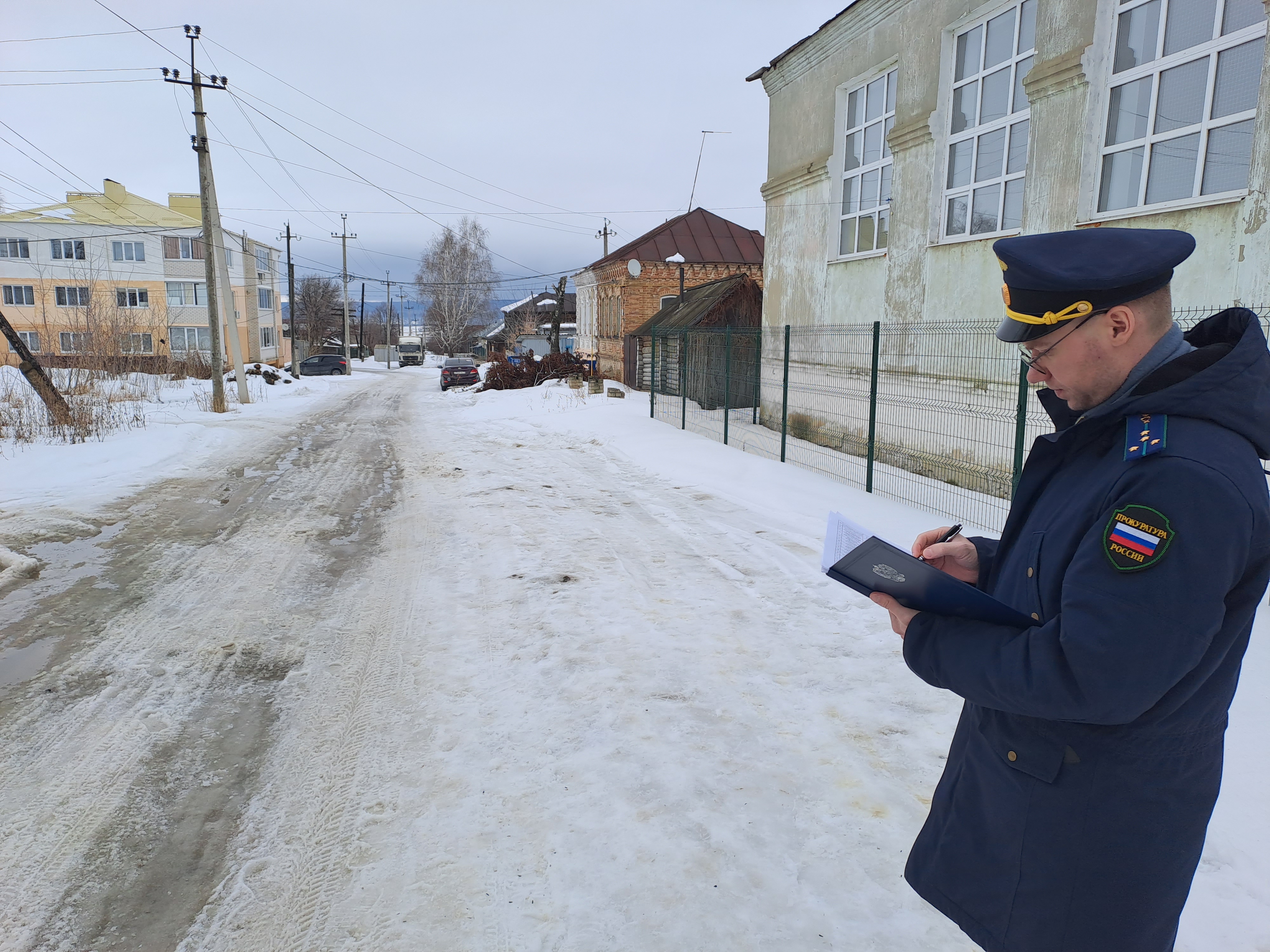 Прокуратура Карсунского района проводит проверку.