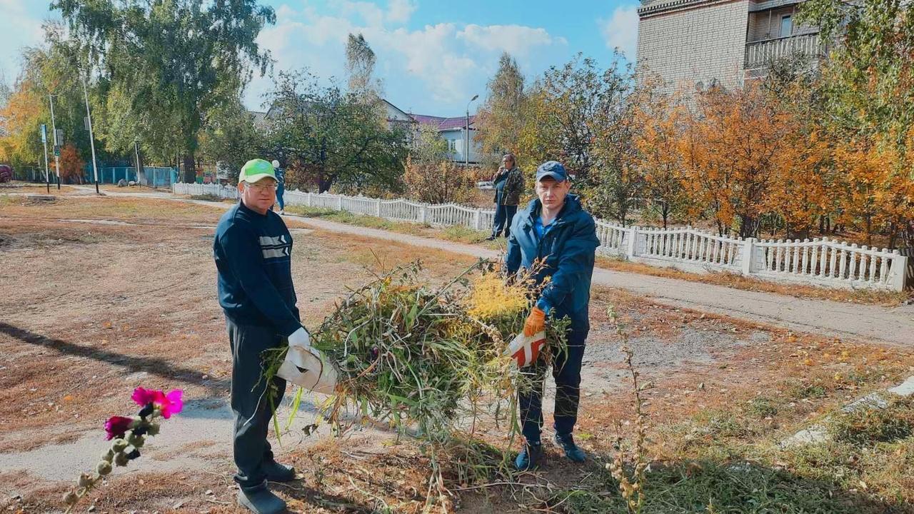 В Карсунском районе проходит очередной субботник.