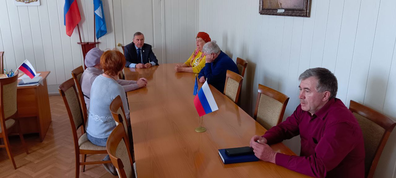 Глава МО &quot;Карсунский район&quot; Чубаров В.Б. провел прием граждан.