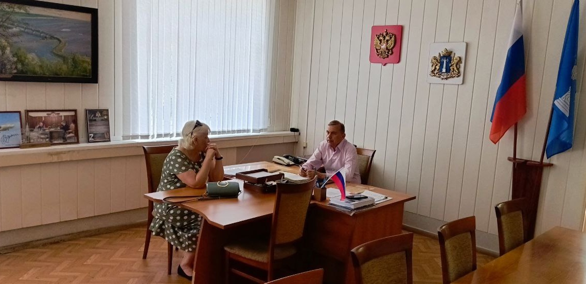 Глава МО &quot;Карсунский район&quot; Чубаров В.Б. провел прием граждан по личным вопросам.