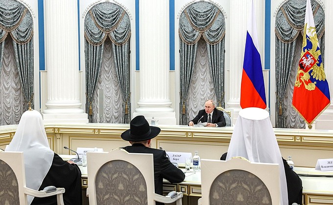 Встреча с представителями религиозных объединений. Встреча с представителями религиозных объединений.