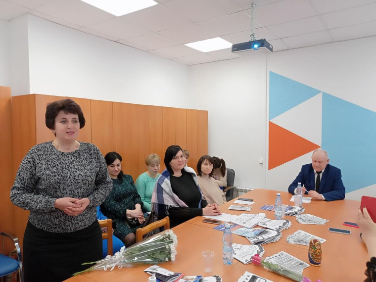 Сегодня прошло расширенное заседание женского клуба. Сегодня прошло расширенное заседание женского клуба.