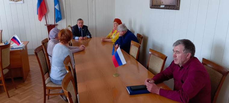 Глава МО "Карсунский район" Чубаров В.Б. провел прием граждан. Глава МО "Карсунский район" Чубаров В.Б. провел прием граждан.