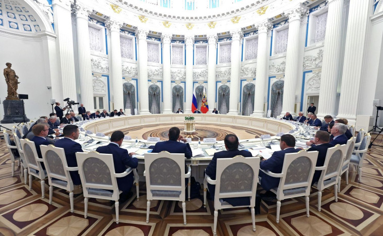 Заседание Президиума Госсовета по вопросам развития общественного транспорта. Заседание Президиума Госсовета по вопросам развития общественного транспорта.