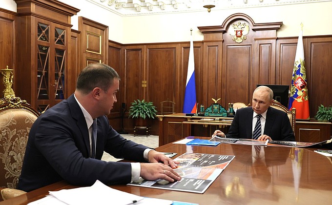 Встреча с врио губернатора Омской области Виталием Хоценко. Встреча с врио губернатора Омской области Виталием Хоценко.