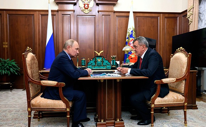 Встреча с главой Республики Северная Осетия – Алания Сергеем Меняйло. Встреча с главой Республики Северная Осетия – Алания Сергеем Меняйло.