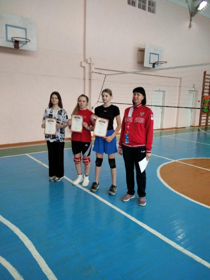 Прошли районные соревнования по волейболу среди школьников.