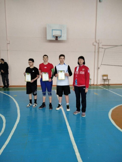 Прошли районные соревнования по волейболу среди школьников.