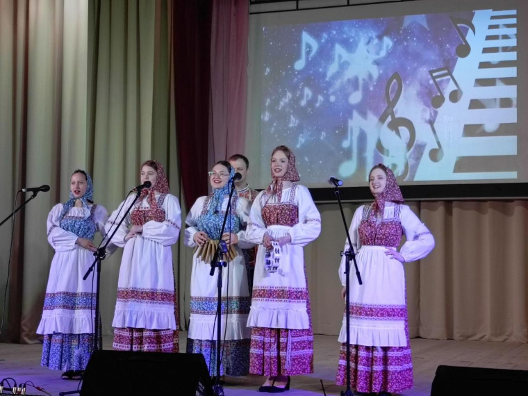 В Карсунском районном Доме культуры прошел настоящий праздник песни.